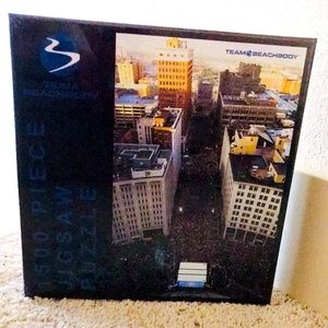 Team Beachbody 1500 Piece Jigsaw Puzzle NWOT
